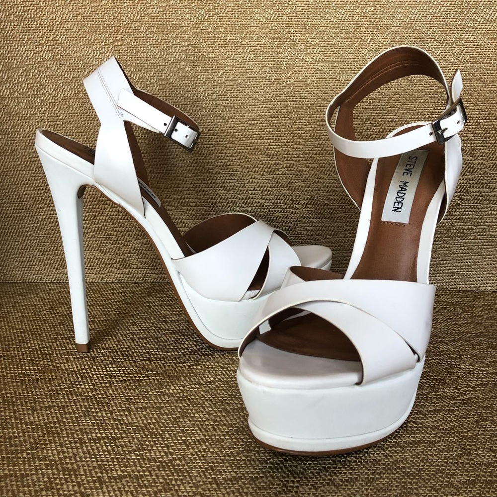WORN ONCE Steve Madden white pump heels